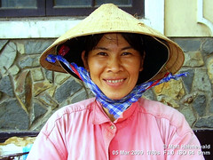 2013-10a Facing the Asian Conical Hat