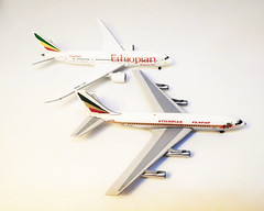 DIECAST PLANE MODELS- OTHER/MIXED SCALES