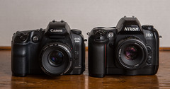 Canon EOS D60 (2002) / Nikon D100 (2002)