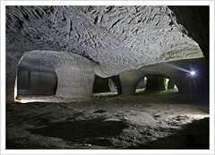Höhlen (caves)