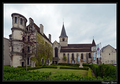 Châtillon-sur-Seine - Office du tourisme et église Saint-Nicolas