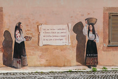 Le village de Tinnura et ses fresques murales