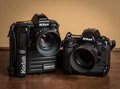 Kodak DCS 460 (1995) / Nikon D1x (2001)