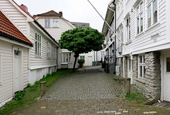 Alleys, streets, squares and tunnels in BERGEN