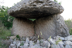 2053 Le dolmen de Mias