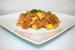 Tandoori glass noodle curry with shrimps & mango / Tandoori Glasnudelcurry mit Shrimps & Mango