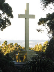 The Macedon Memorial Cross