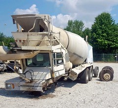 2006 Advance Front Discharge Concrete Mixer 