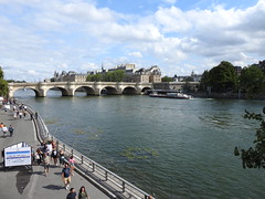 River cruise on the Seine, Pont Neuf