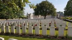 Vis-en-Artois British Cemetery, Haucourt