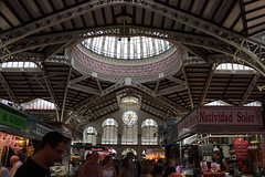 Grimaldis: el mercado, San Nicolás y el museo de la seda
