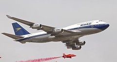 Fly Pass Boeing 747 Boac-Red Arrows.