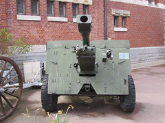 Albert: British 25 pdr field gun (Somme)