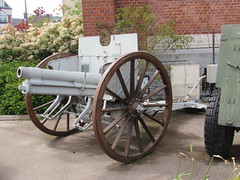 Albert: German field gun (Somme)