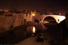 FR11 3395 Le Pont de l'Abbaye et la rivière l'Orbieu. Lagrasse, Aude, Languedoc