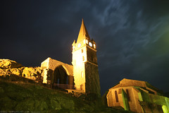 FR11 3536 Les vestiges et le clocher du château. Capendu, Aude