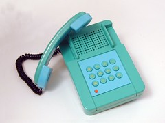 Olivetti Miram 100 telefono da scrivania George Sowden 1988