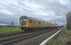 Bahn in Gelb