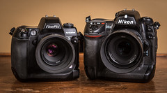 FinePix S3 Pro (2004) / Nikon D2X (2005)