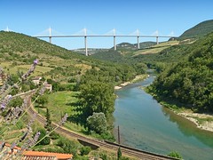 France, le Viaduc de Millau au village de Peyre