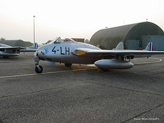 DH-100 VAMPIRE