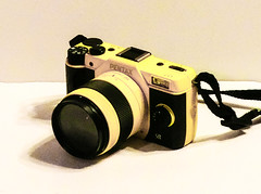 Pentax Q7 Digital Mini-Camera