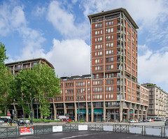 edificio per uffici e abitazioni, Torino