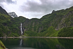 Lac d'Oô et sa cascade