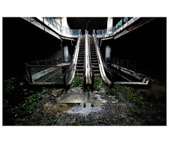 Deserted Mall  Max Richter - Non Eternal