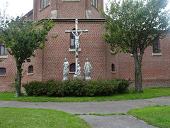 Godewaersvelde (Nord, Fr) église, statues du calvaire 2020