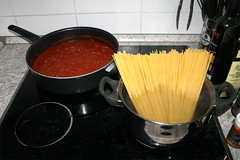 Spaghetti mit Zucchini & Paprika in Hackfleisch-Tomatensauce