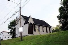 East Angus : Églises