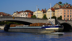 Navigation fluviale sur la Saône