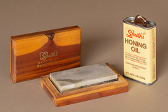 Smith's Hard/Soft Combination Sharpening Stone and Smith's Honing Oil