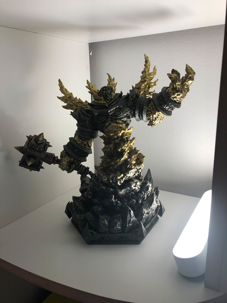 Statue von Ragnaros - World of Warcraft Sammler Edition zum 15. Jahrestag