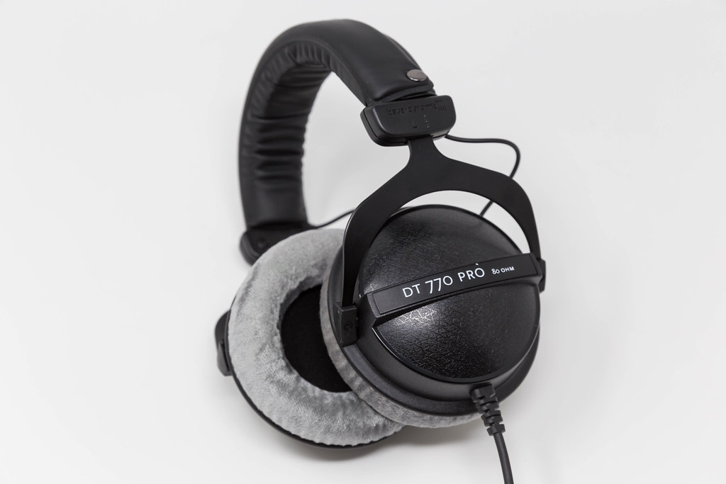 Beyerdynamic DT 770 PRO. Reference headphones for control and monitoring purposes