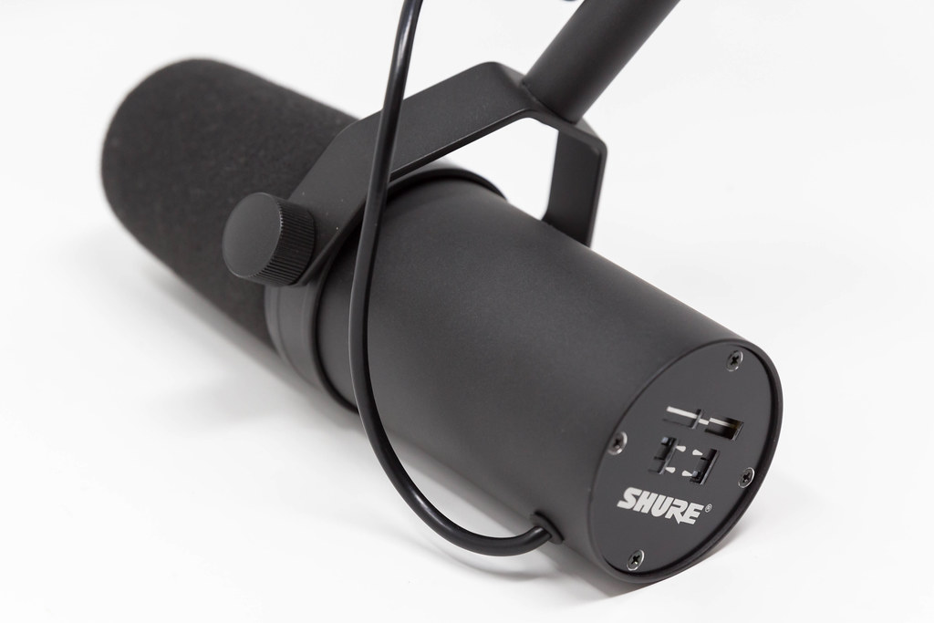 Shure SM7B dynamisches Mikrofon für Broadcast, Podcast oder Gesangsaufnahmen
