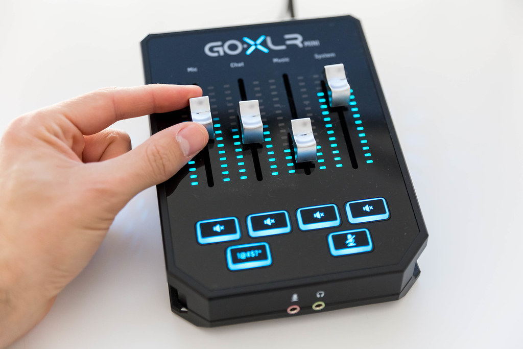 GoXLR Mini: Mixer & USB Audio Interface für Streamer, Gamer & Podcaster
