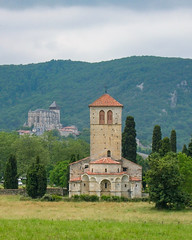 Cathédrales, églises et monastères de France