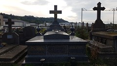 Tombe au cimetière de Riom-es-Montagne