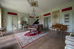 Chateau 25 Pianos