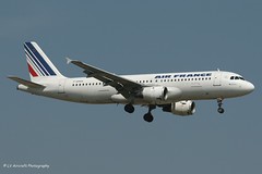 F-GHQA_A320_Air France_-