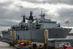 HMS Albion L14