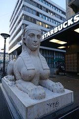 Statue de Sphinx @ Rue du Mont Blanc @ Genève