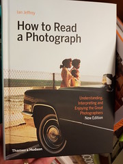 How to read a photograph