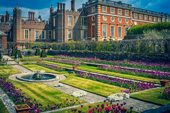 Hampton Court ハンプトン・コート宮殿