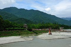 Dujiangyan (都江堰)