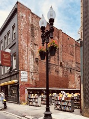 Oldest Book Shops In America ♥️