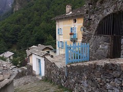 Valle Strona. Sentiero per Campello Monti