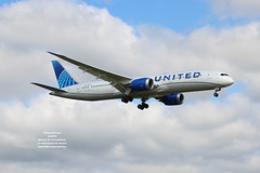 United Airlines - N24979
